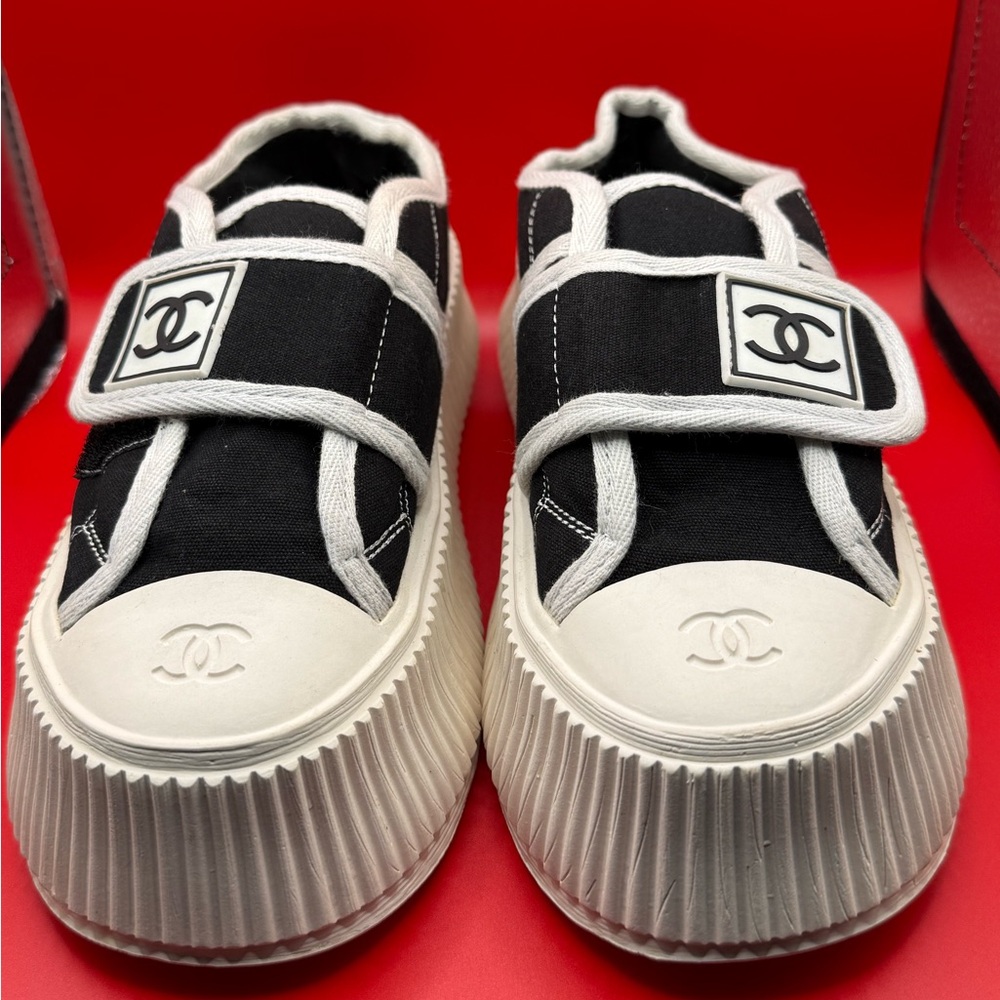 CHANEL CC Logo Sneakers - Gently Used White & Black Luxury Kicks.